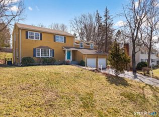 15 Oak Hollow Road, Branford, CT 06405