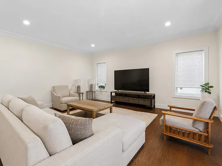 294-296 Tenafly Rd — Photo 35