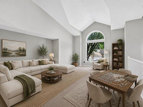 3rd image of 23 N Sunlake Gdns SE