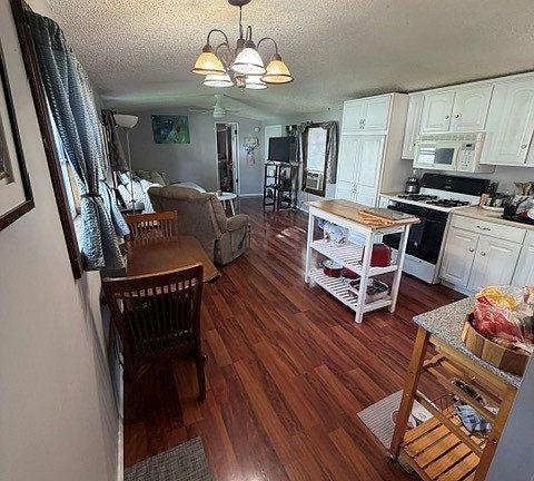 3rd image of 4 Virginia Ct #261