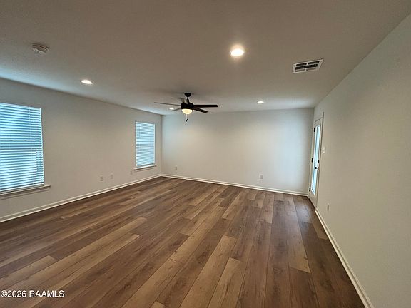 3rd image of 111 Rustic Oak Way