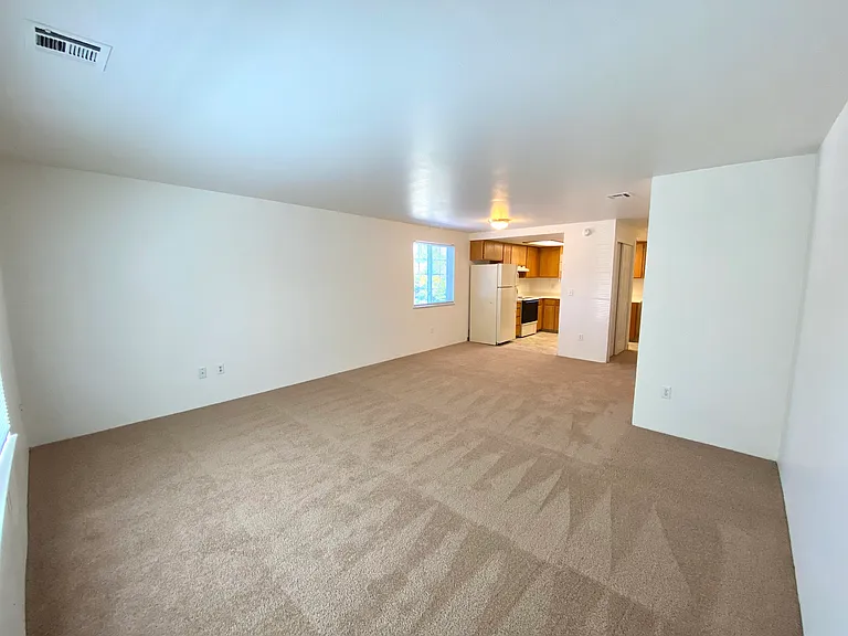 824 Bennett Ave #C — Photo 4