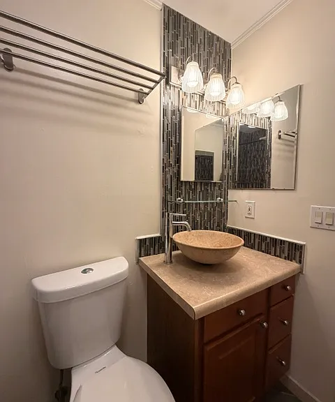 801 Eastmont Dr #102 — Photo 17