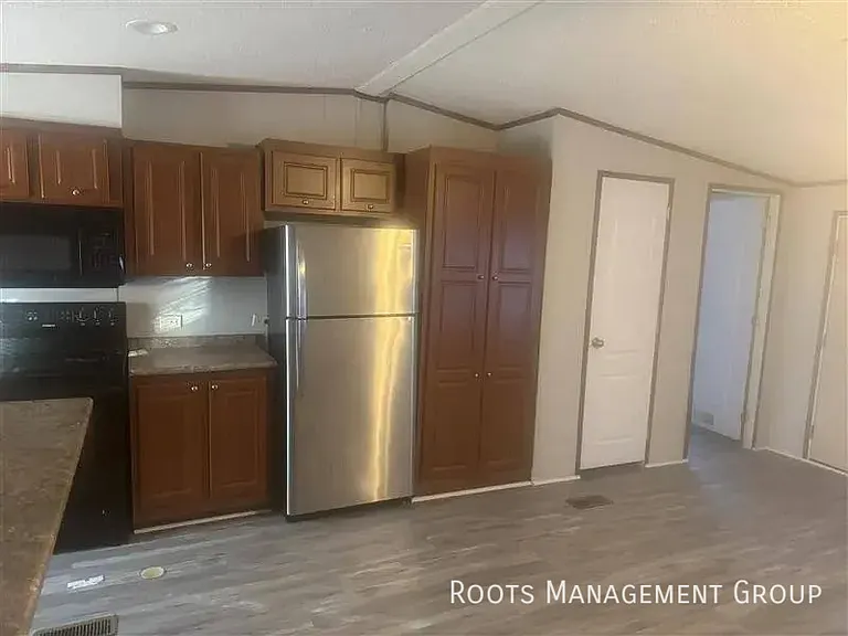 608 Stoney Creek Dr #64 — Photo 9