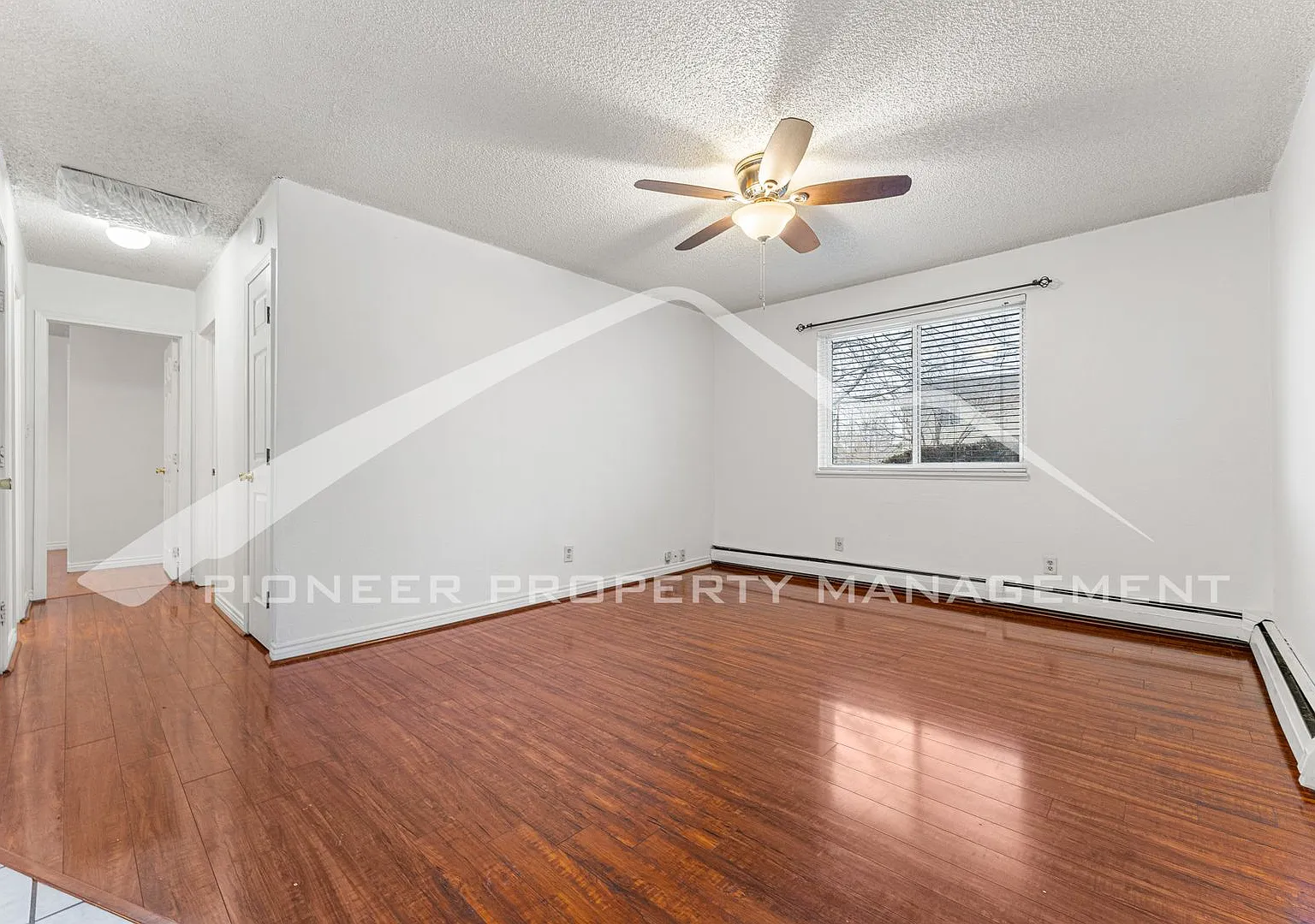 Beautiful Townhome with Detached Garage and Pool Access! — Photo 4