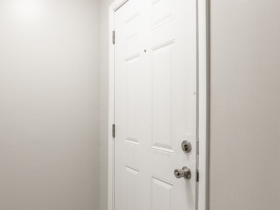 3rd image of 9969 Montery Rd