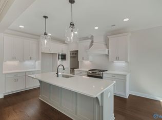 105 Sickle Mower Cir, New Market, AL 35761