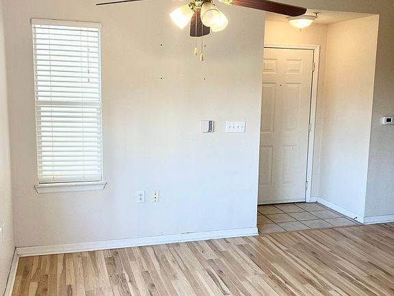 3rd image of 100 4th Ave S APT 315
