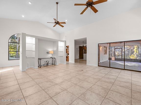 5th image of 9577 Parker Dr