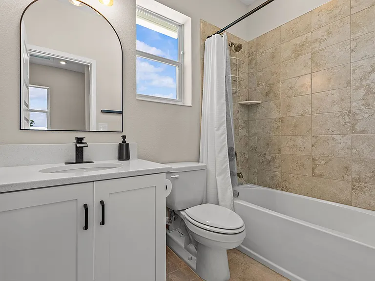2110 W Palmetto St — Photo 42