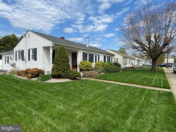 2nd image of 13 Shallcross Pl
