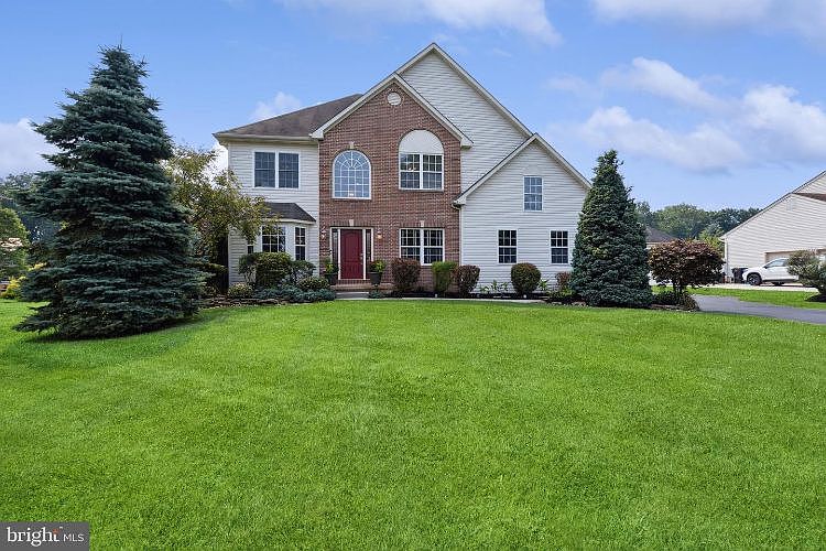 1st image of 176 Aleksander Ln