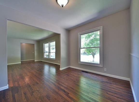 5th image of 3200 Churchill Dr
