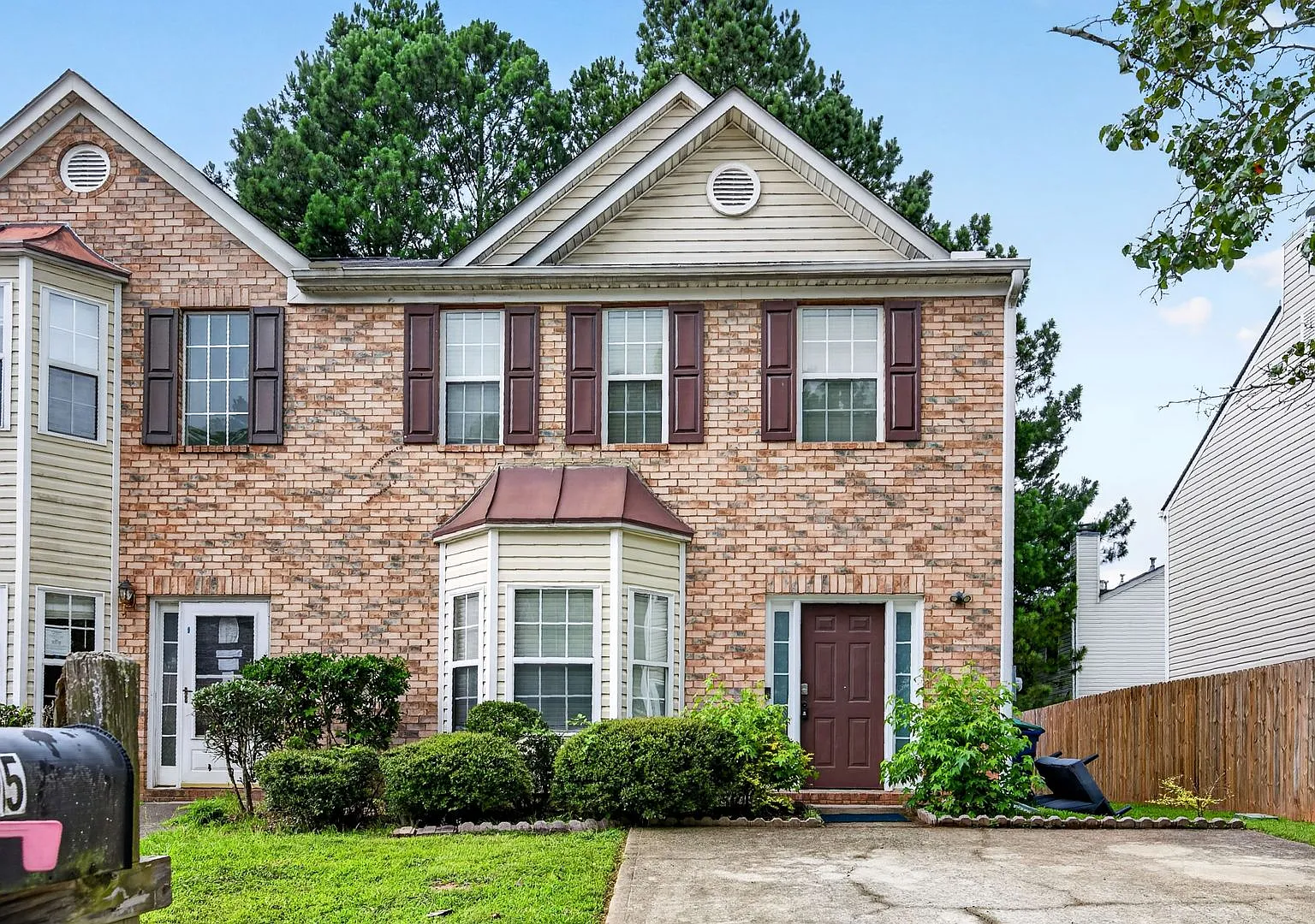 Spacious 3 Bed / 2 Bath Townhouse in Atlanta $1,895/mo (Trash & Landscaping Included!) — Photo 1