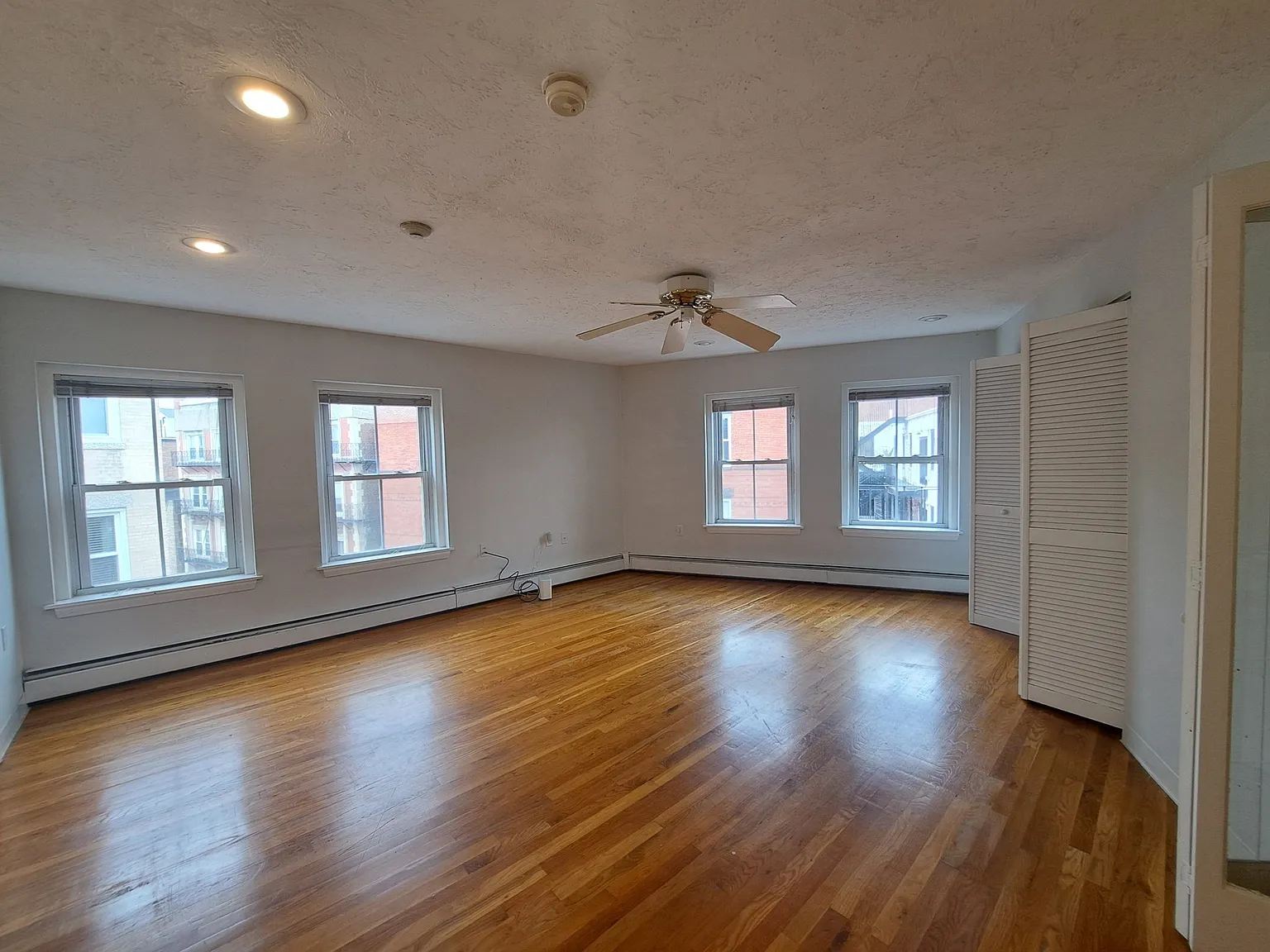 21 Moon St — Photo 2