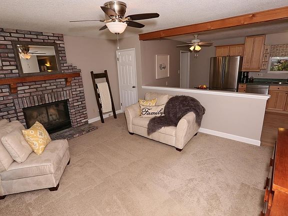 3rd image of 1961 Croftdale Dr
