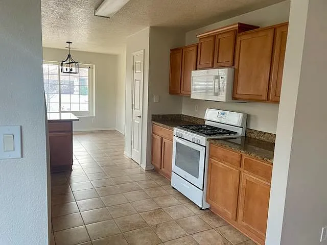 1509 San Pedro Rd NE — Photo 3