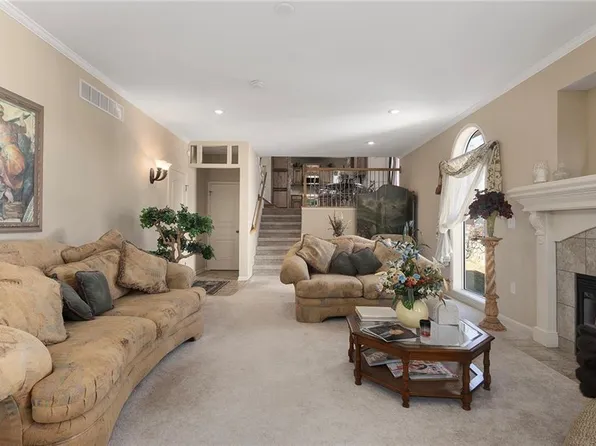 6958 N Atkins Ave, Kansas City, MO 64152
