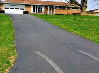 335 Walker Dr, Zanesville, OH 43701