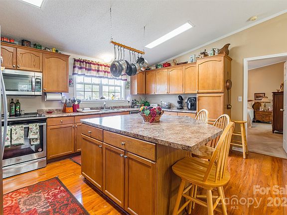 3rd image of 1206 Poplar Glen Dr