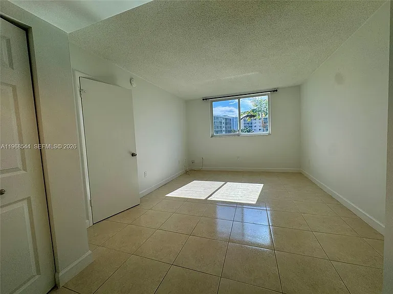 2855 Leonard Dr #H202 — Photo 23
