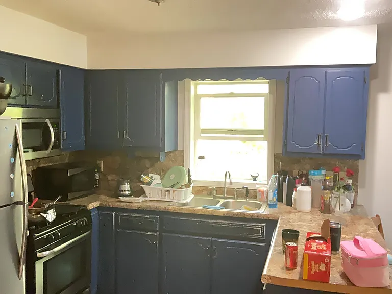 2121 Hallmark Ave N — Photo 6