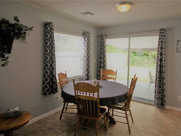 5th image of 3070 Hillsdale Ave