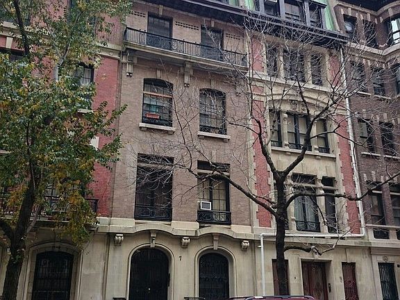 3rd image of 7 W 73rd St APT 4B