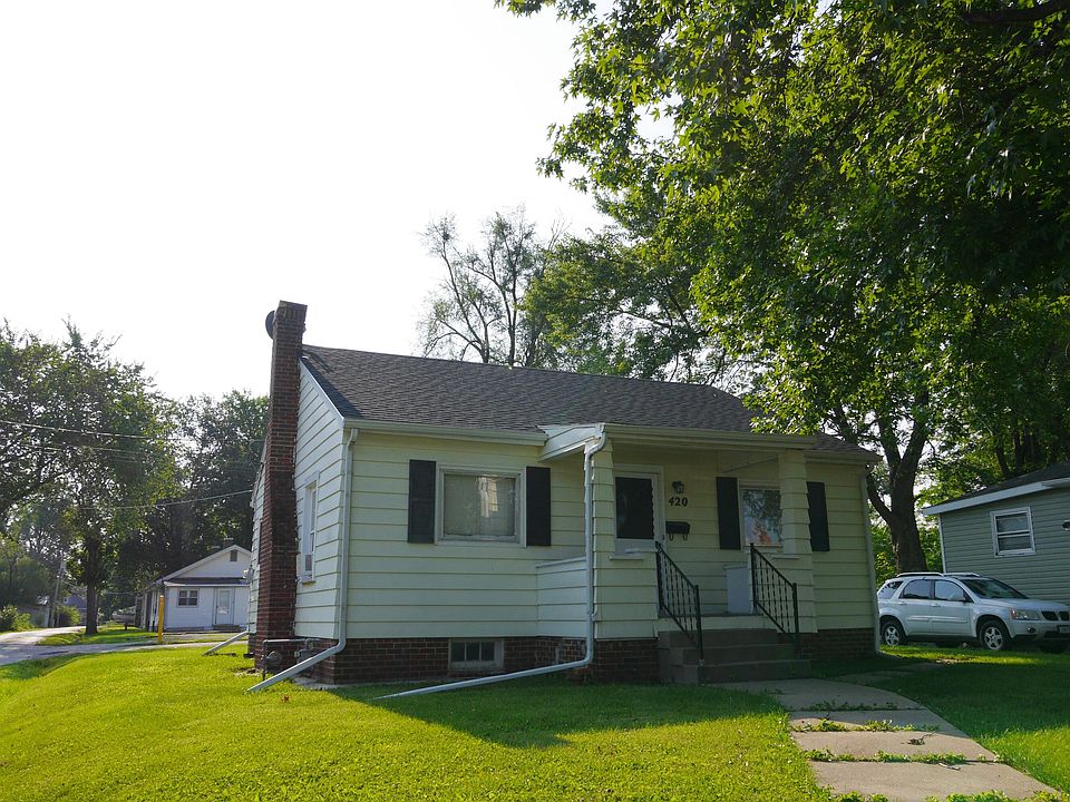 2nd image of 420 Promenade St