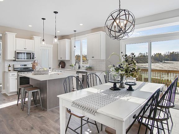 4th image of 7466 Macview Dr #15