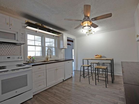 5th image of 178 Hill Ln