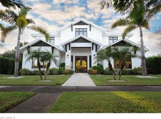 342 7th St S, Naples, FL 34102