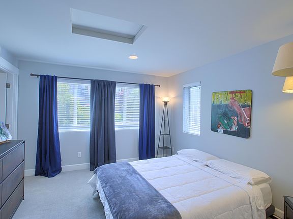 4th image of 2067 Gilman Dr W