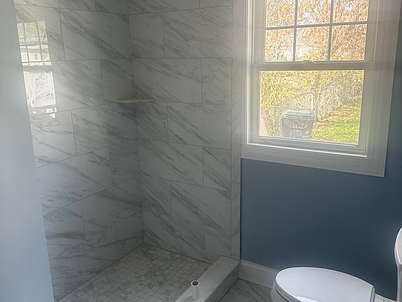 4th image of 1108 Lincoln St #1