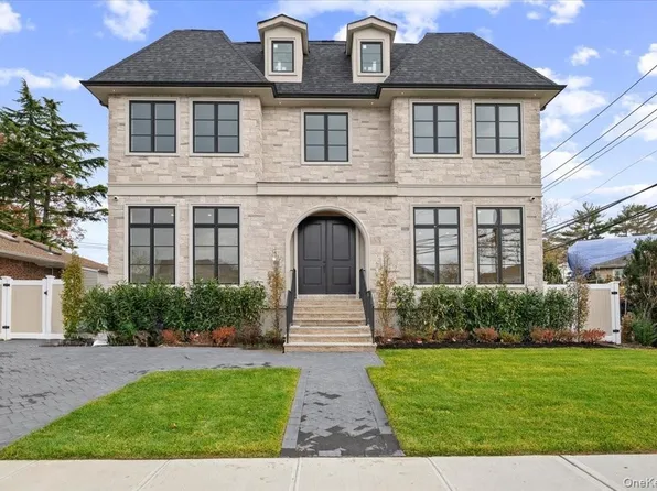 772 Park Lane, North Woodmere, NY 11581