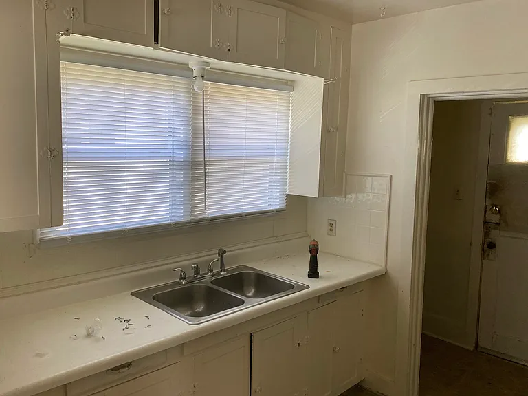 204 Alcorn St — Photo 3