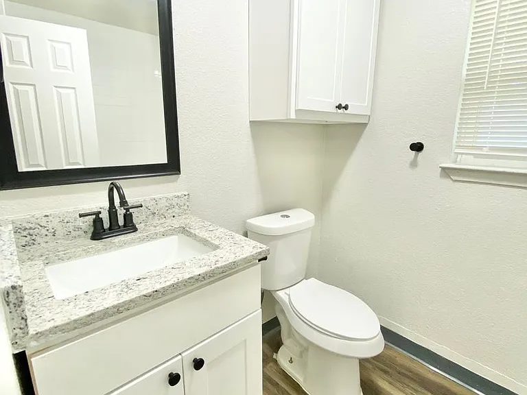 117 E Sanford St #B — Photo 14