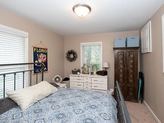 3rd image of 4339 Ovid Ave