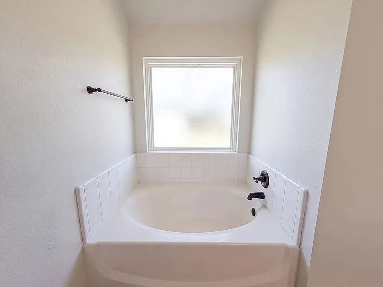 325 Cascade Dr — Photo 7