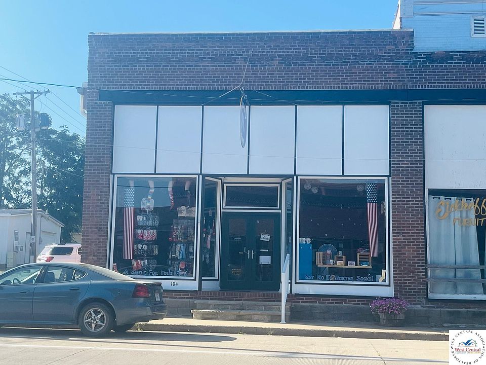 1st image of 104 E Main St