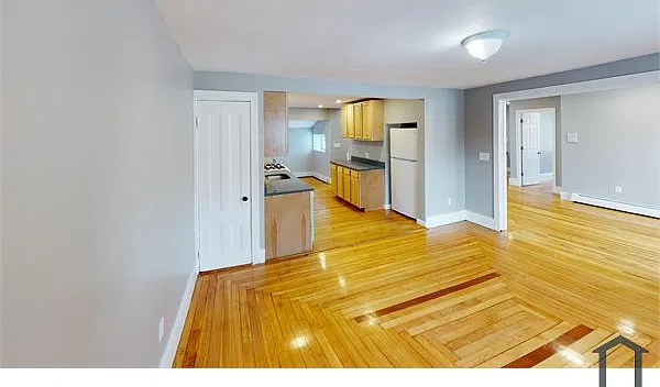 5 bed, 2036 sqft, $4,200 — Photo 3