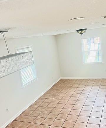 4th image of 336 Woodmont St