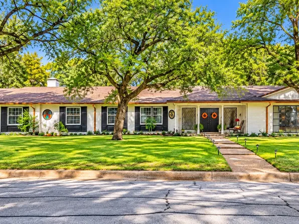 1650 Azteca Dr, Fort Worth, TX 76112