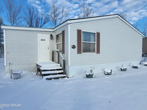 5074 Copper Gate Dr, Grand Forks, ND 58203