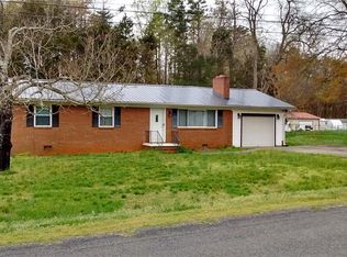 412 Garland Dr, Lexington, NC 27295
