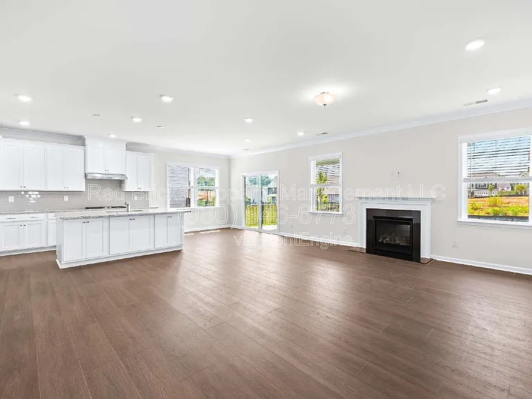 9008 Catboat St — Photo 11