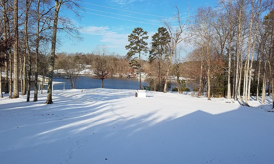 Lot from well house to lake