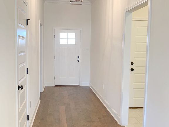 Trenton III B - Entry Way - DSLD Homes