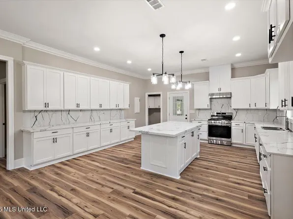 3594 N Liberty St, Canton, MS 39046