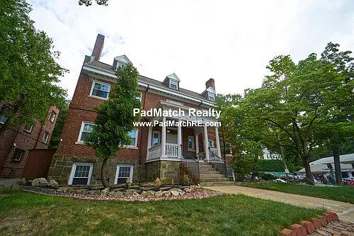 2018 Commonwealth Ave Photo 1